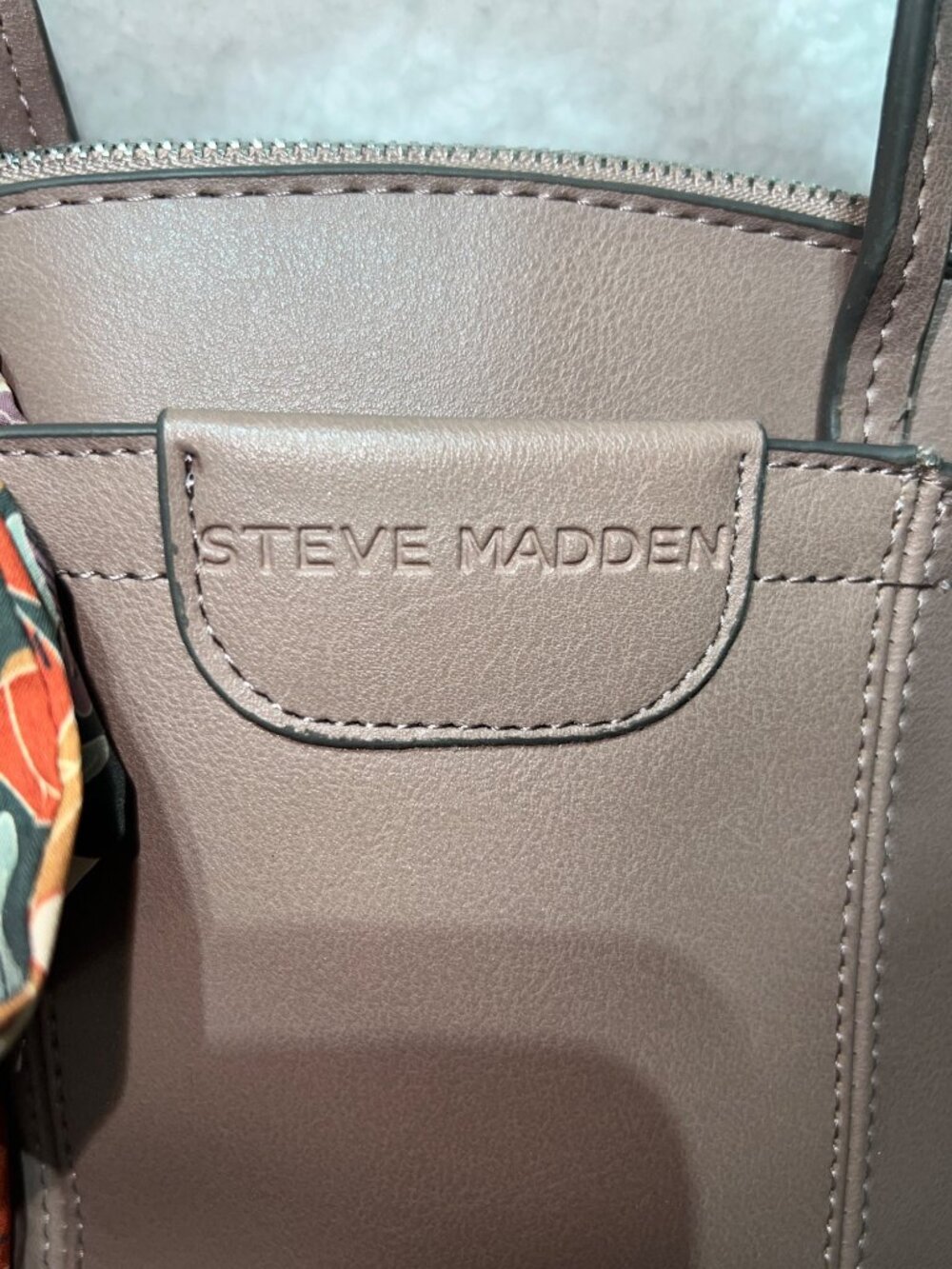Steve Madden Mini Crossbody Bag w Floral Scarf Accent Adjustable Strap Taupe - Picture 2 of 9